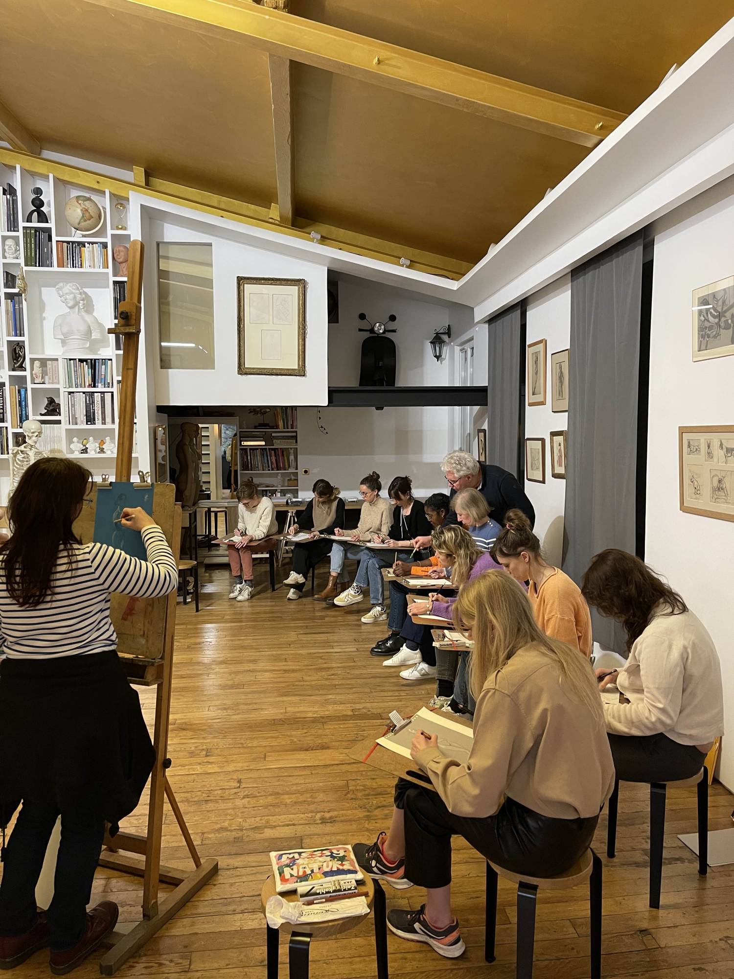 Où participer à des séances de Modèles Vivants Nus & Apéro, à Paris, Tous niveaux